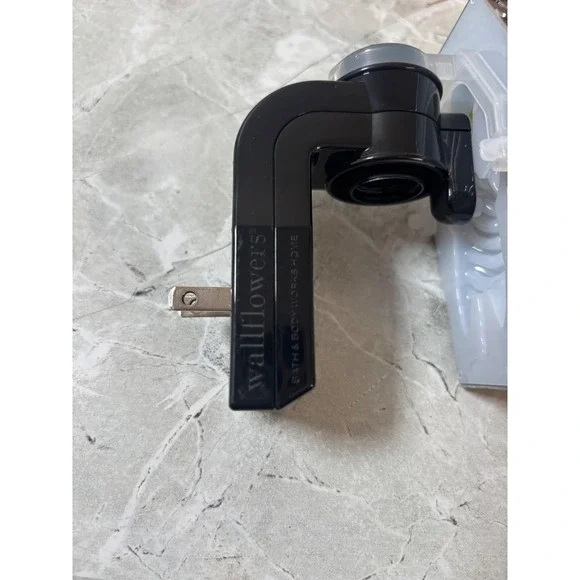 Bath & Body Works SPOOKY COFFIN Skeleton Halloween Wallflower Plugin Light 2023 - Picture 7 of 7